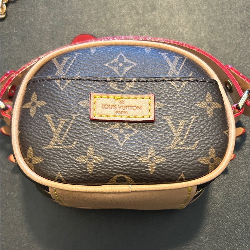 New Upcycled LV Hello Kitty Bag with Gold Chain - Picture 2 of 4